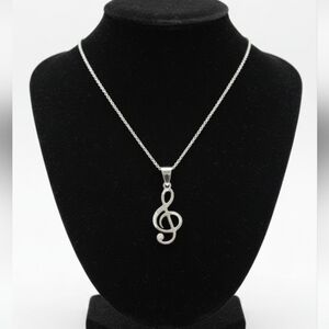 Elegant Silver Treble Clef Music Note Necklace NWT